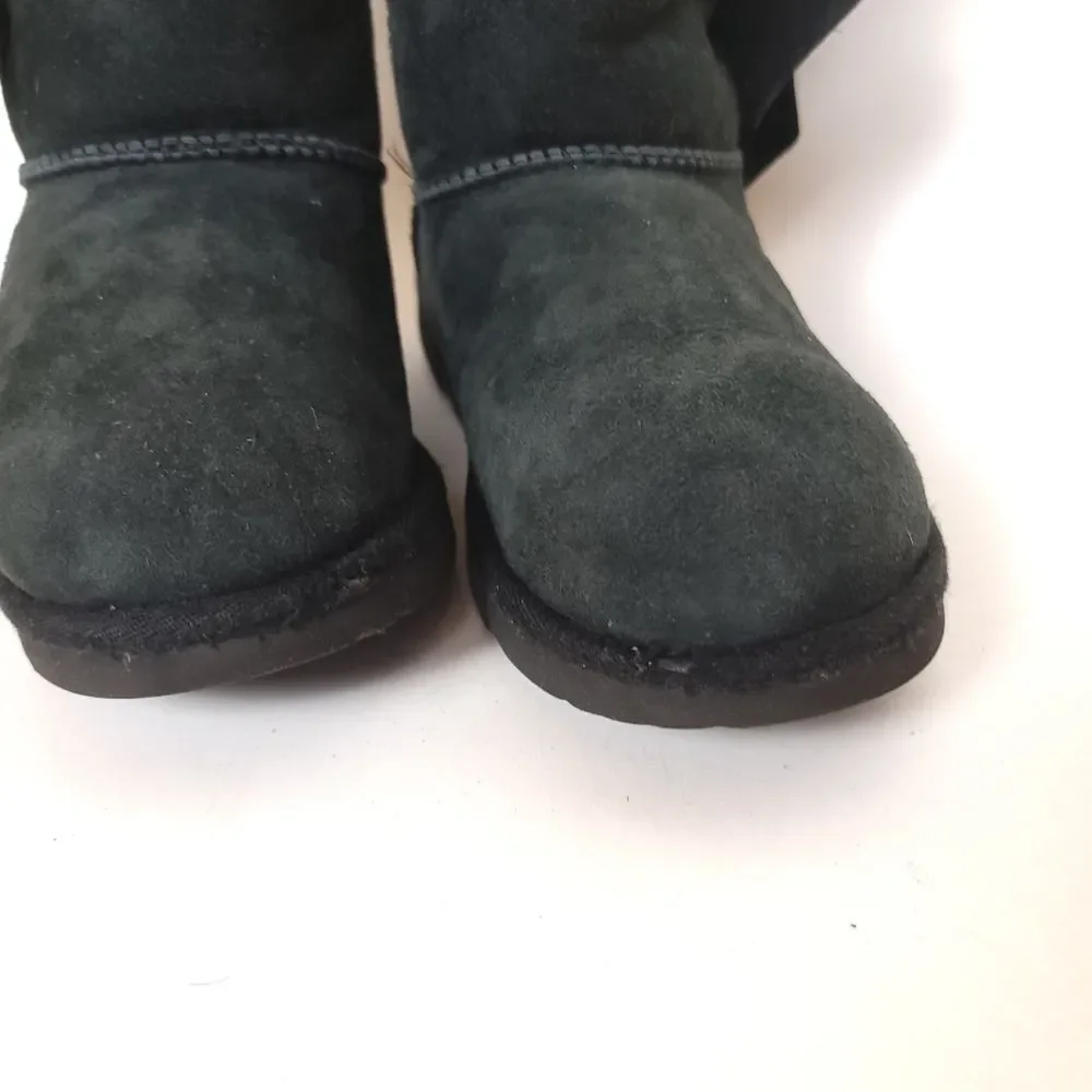 UGG Girls Mini Bailey Bow II Boots Black Sheepskin Water Resistant Youth Size 2